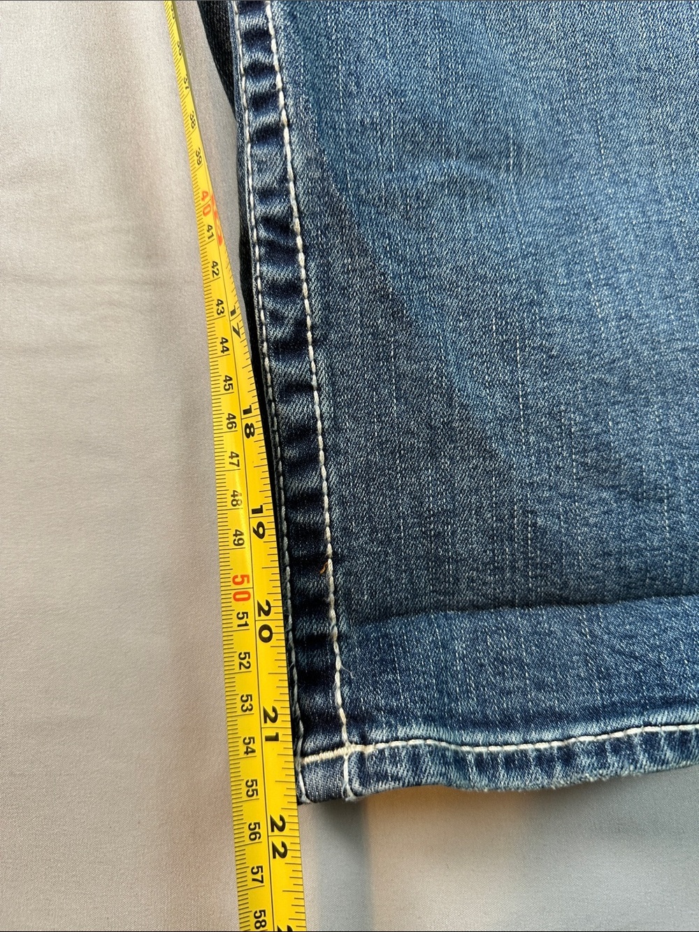 Vigoss Heritage Fit Faded Blue Capri Jeans Size 20 Plus Whisker Thick Stitch - Picture 11 of 13